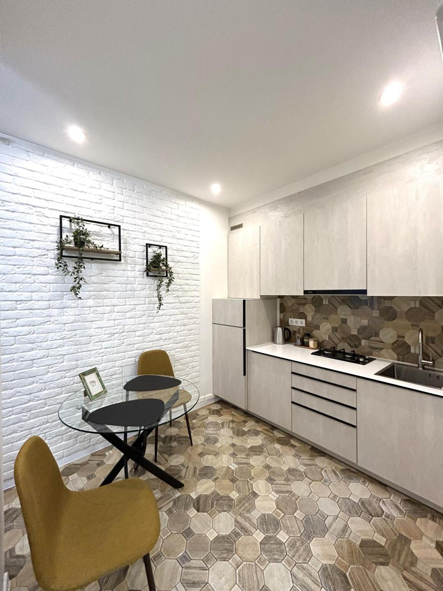 Modern Apartment, 100M To Opera Lviv Exterior foto