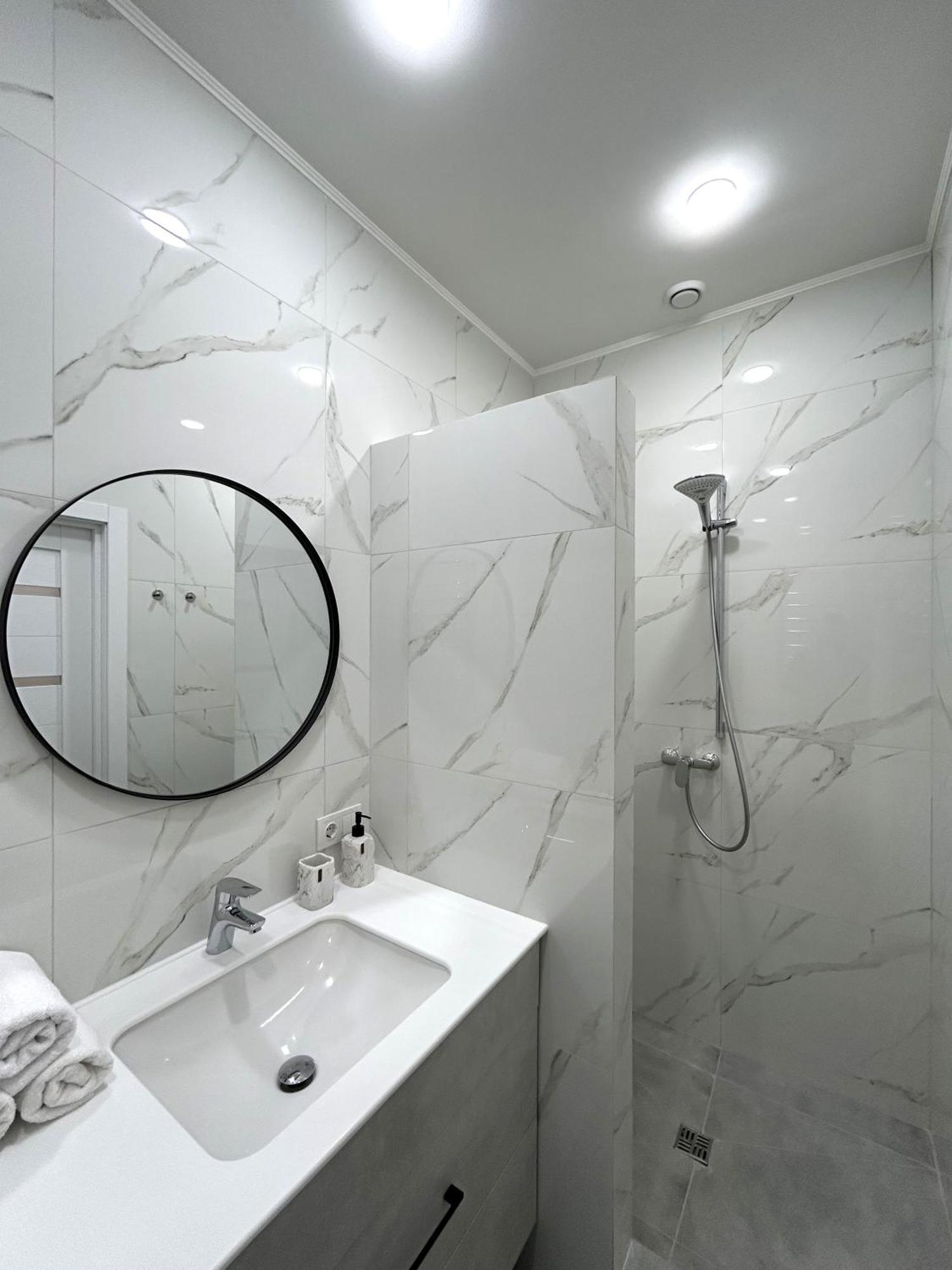 Modern Apartment, 100M To Opera Lviv Exterior foto