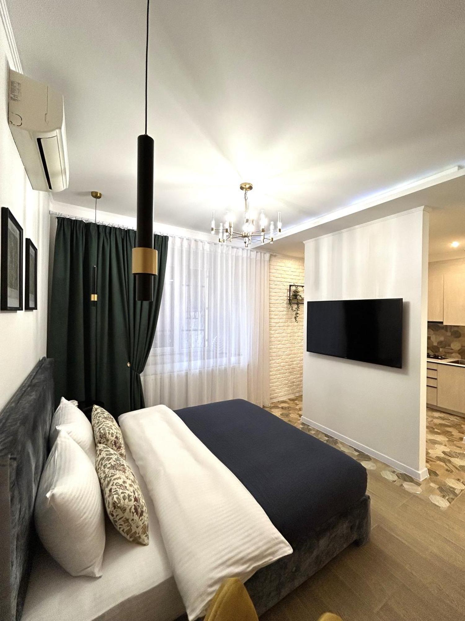 Modern Apartment, 100M To Opera Lviv Exterior foto